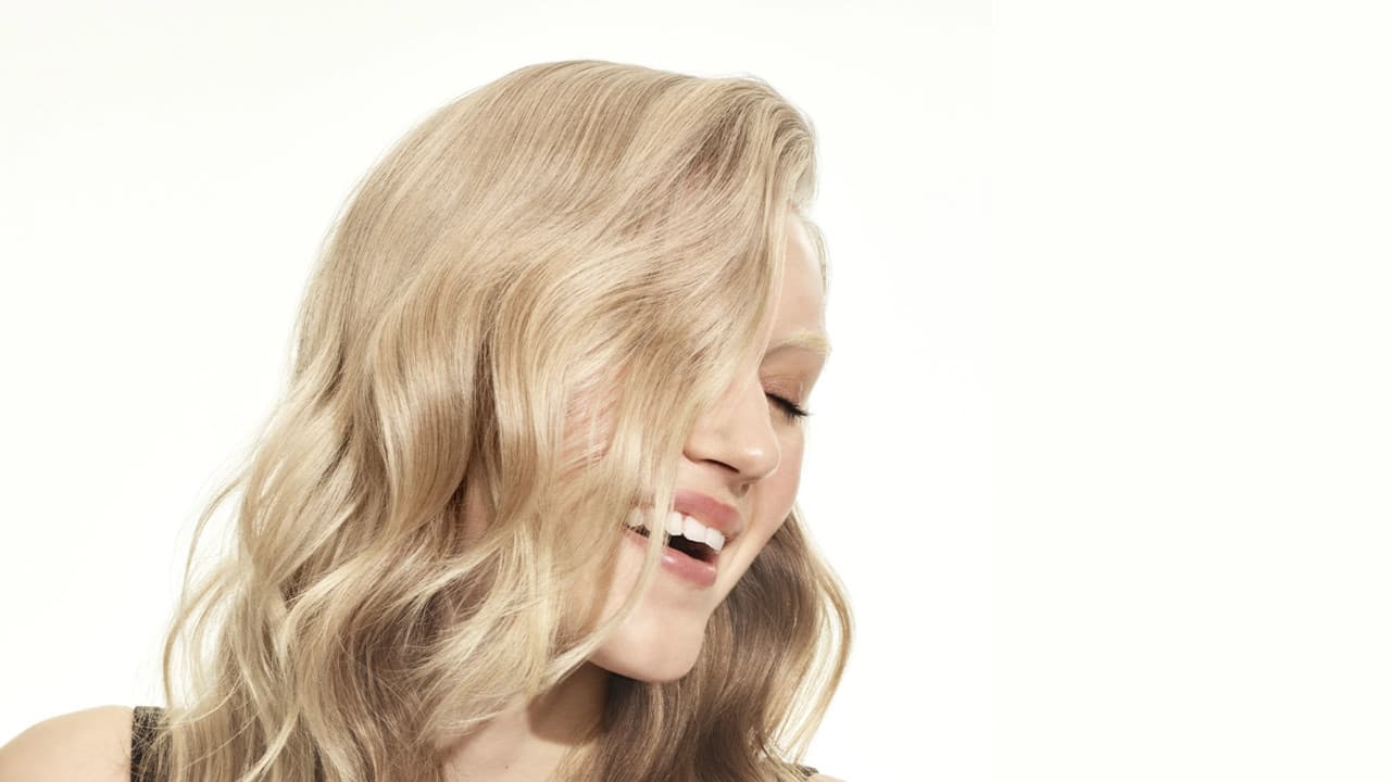 Cheveux blonds, gris & méchés